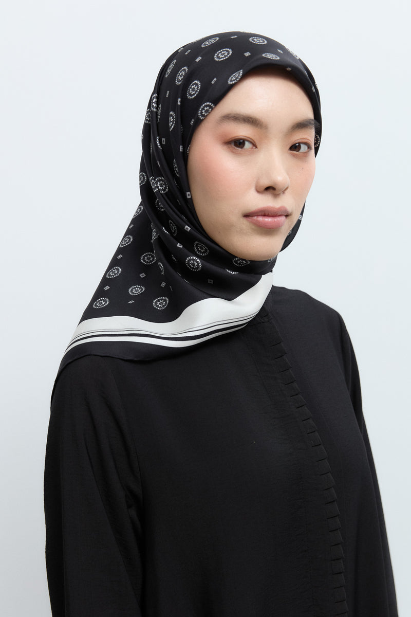 Lina %100 Twill İpek Eşarp - Siyah TUĞBA