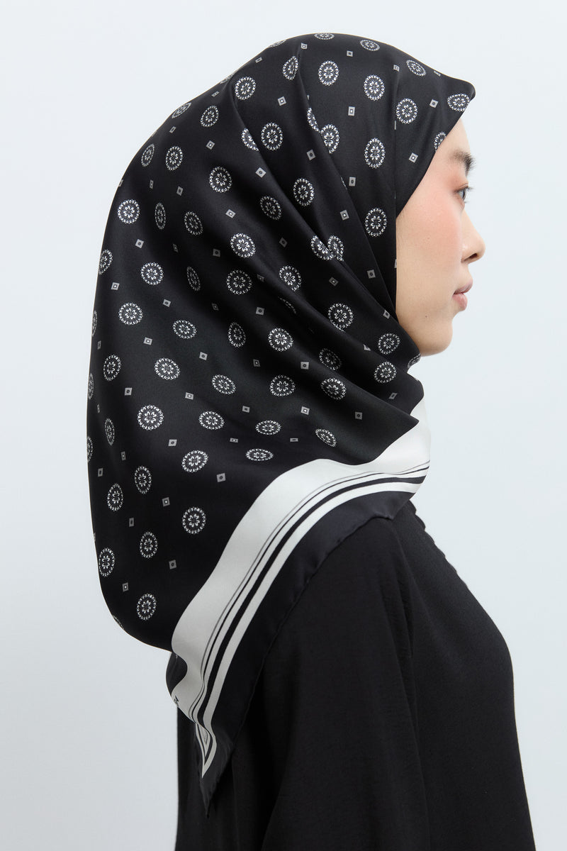 Lina %100 Twill İpek Eşarp - Siyah TUĞBA