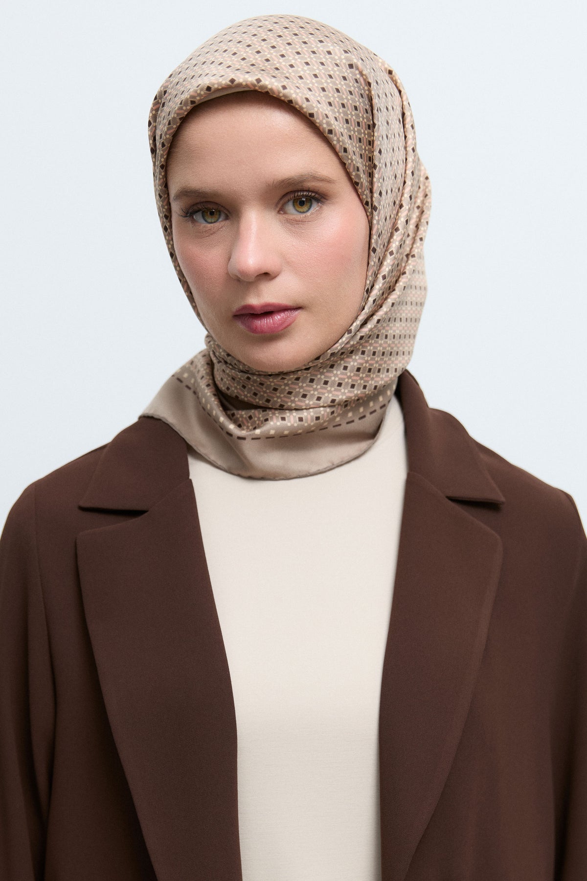 Arya %100 İpek Eşarp - Açık Kahve TUĞBA