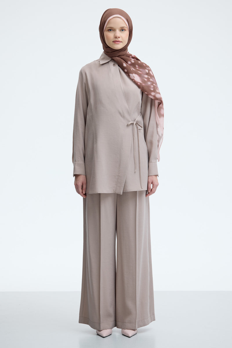 Modal Karışımlı Yandan Bağlamalı Gömlek - Vizon TUĞBA