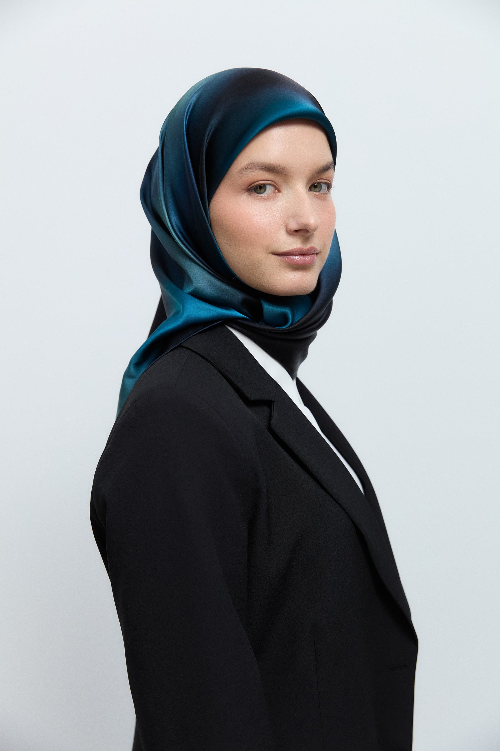 100% Degrade Sura Silk Scarf - Navy – TUĞBA