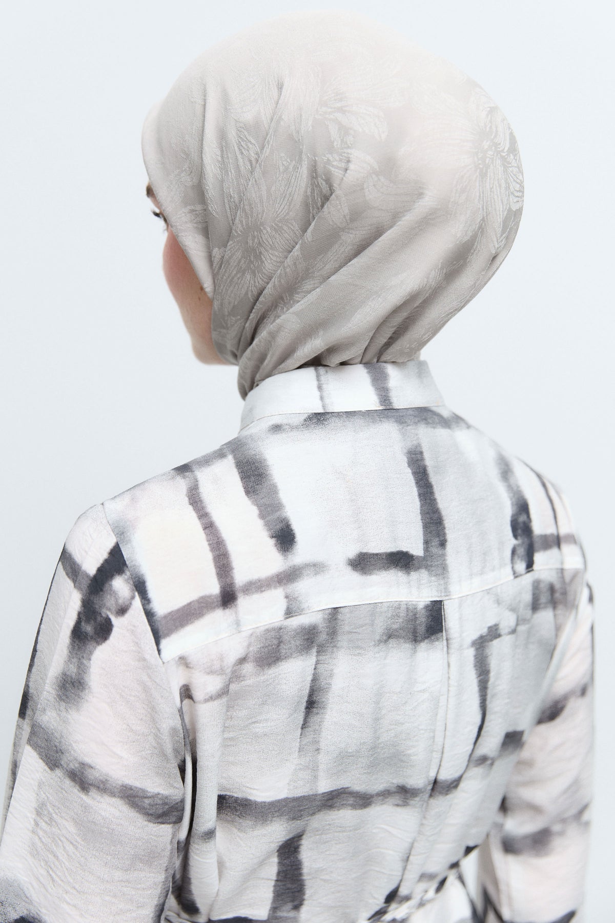 Açelya Pamuk Karışımlı Jakarlı Natural Eşarp - Gümüş TUĞBA