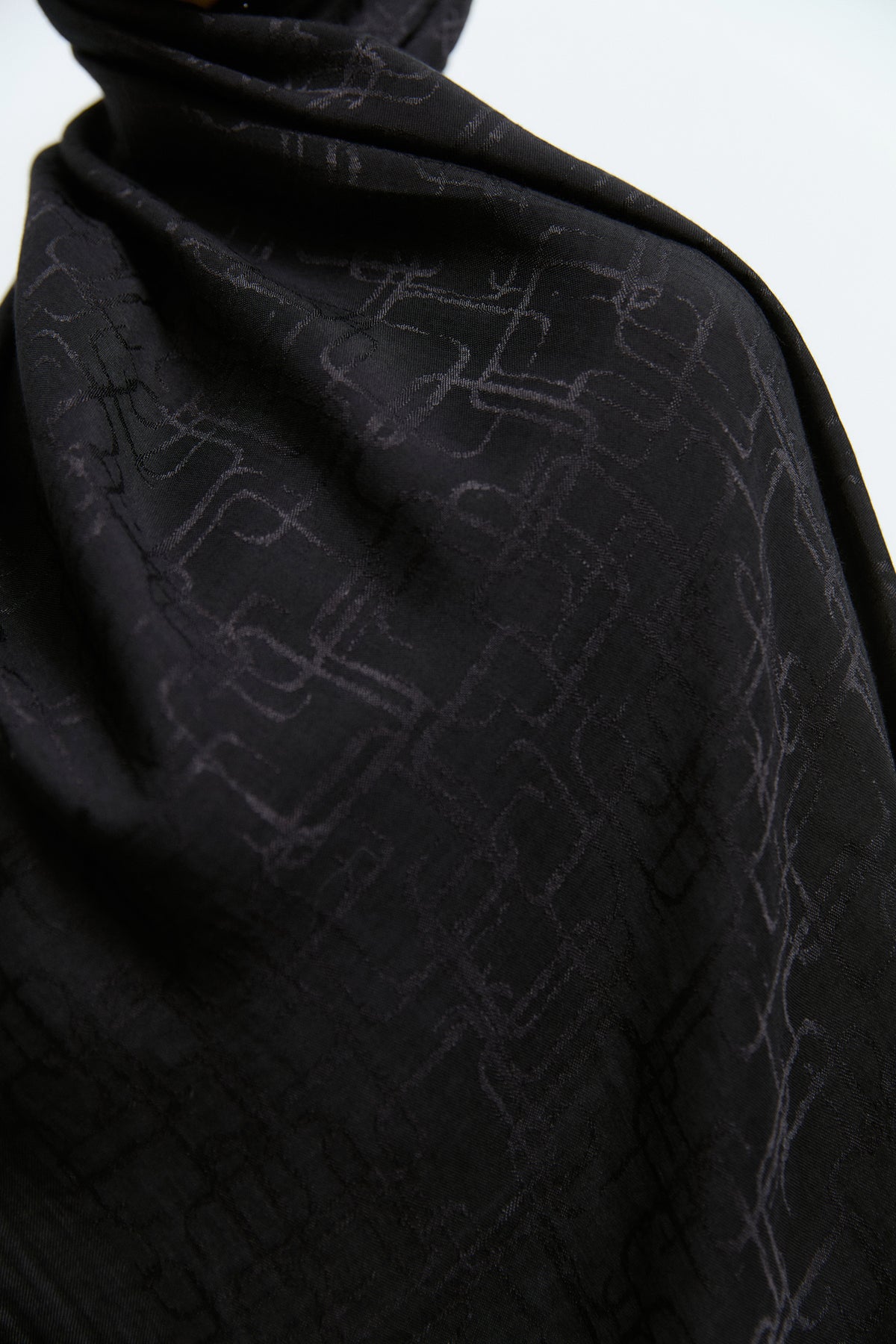 Monogram Lyocell Karışım Jakarlı Natural Şal - Siyah TUĞBA