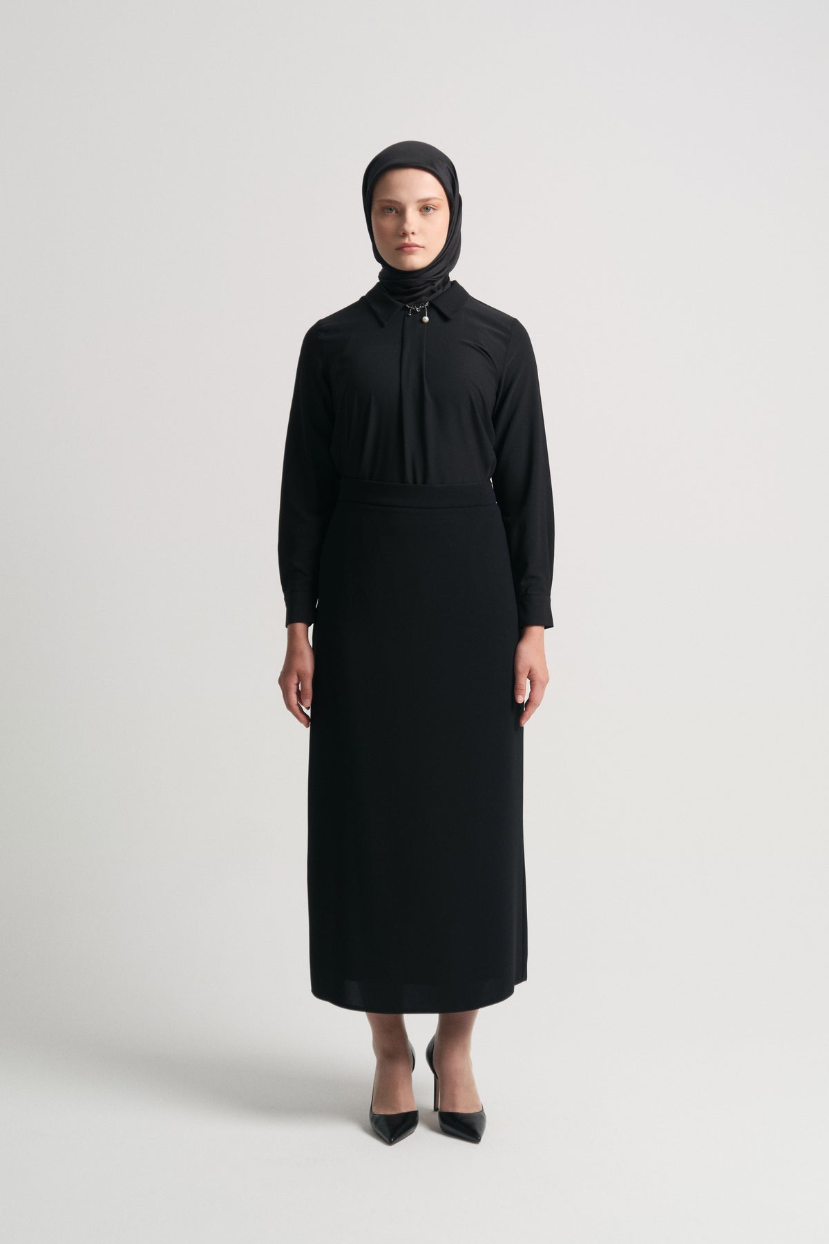 Slit Detail Skirt - Black