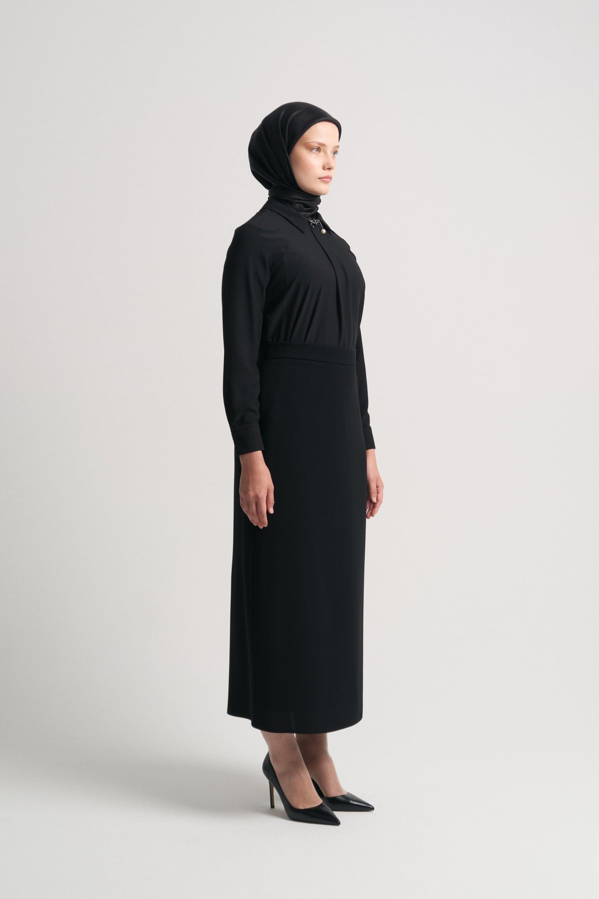 Slit Detail Skirt - Black