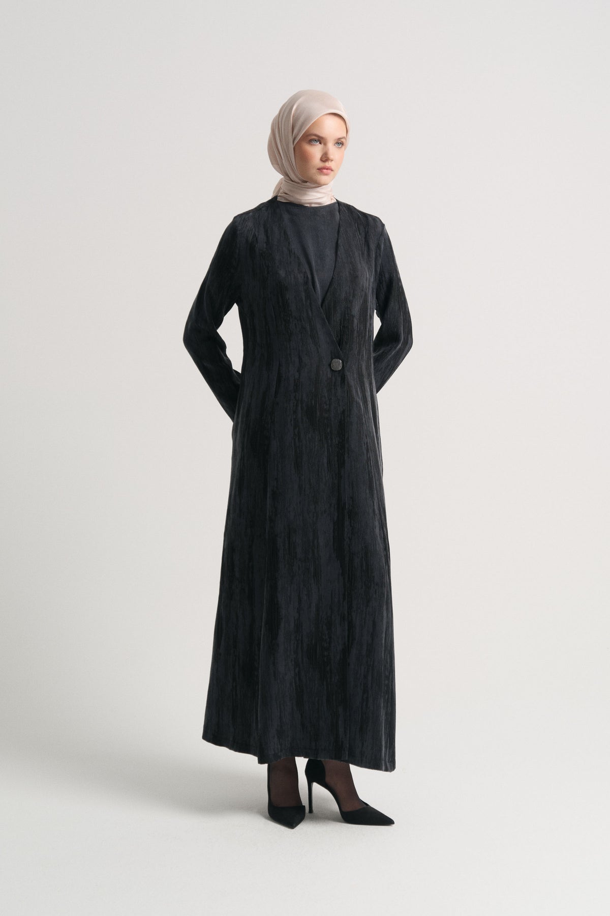 Lyocell Karışım Tek Düğmeli Abaya - Siyah
