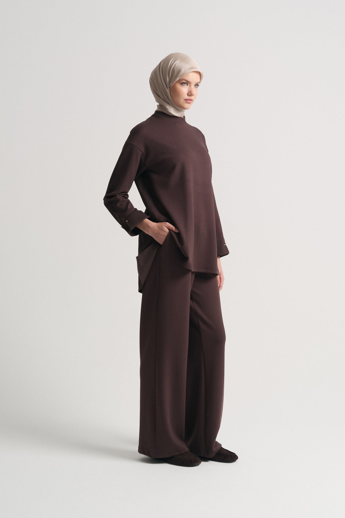 Cotton Blend Short Sleeve Sweatshirt - Brown