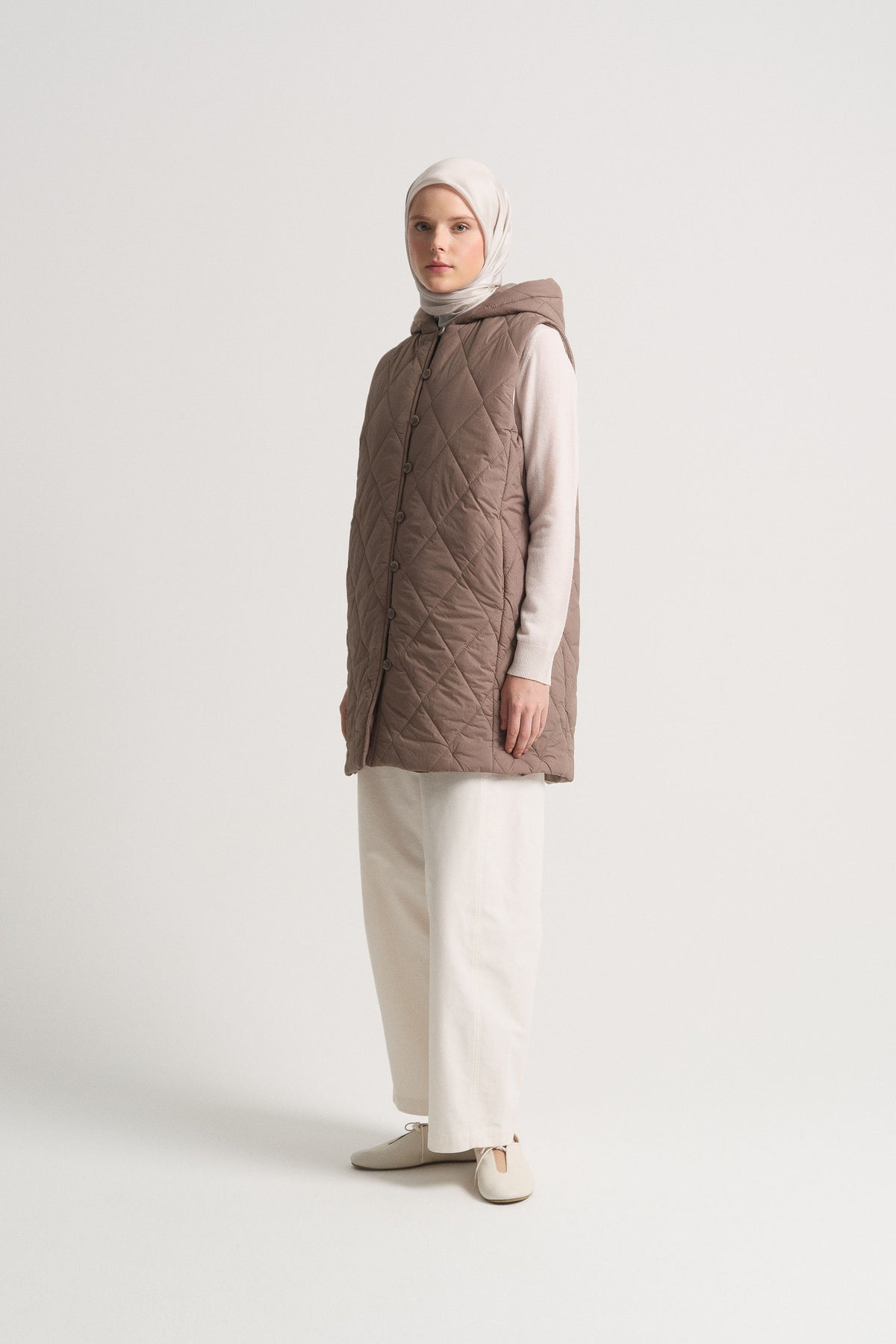 Diamond Pattern Hooded Vest - Mink