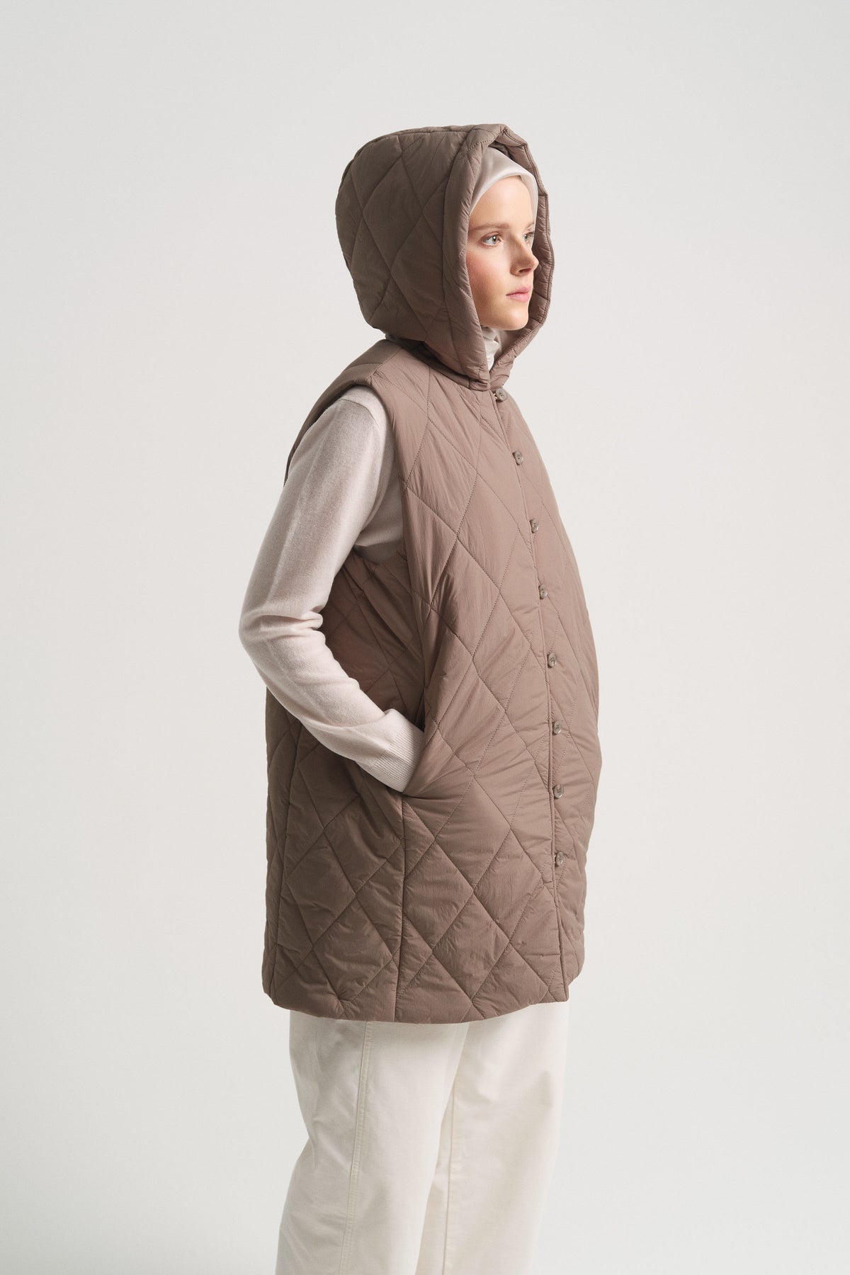 Diamond Pattern Hooded Vest - Mink