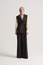 Wide-Leg Trousers with Belt Detail - Brown