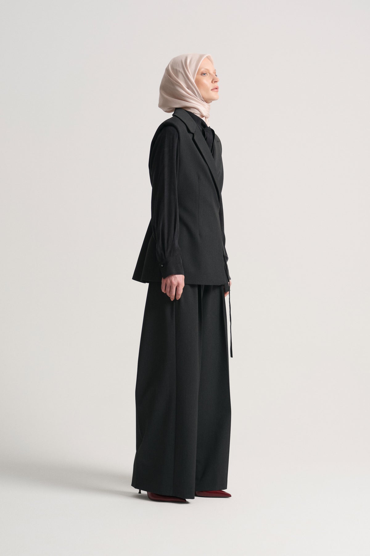 Wide-Leg Trousers with Belt Detail - Anthracite