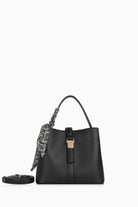 Metal Aksesuarlı Çanta - Siyah TUĞBA