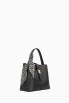 Metal Aksesuarlı Çanta - Siyah TUĞBA