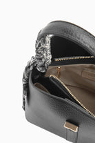 Metal Aksesuarlı Çanta - Siyah TUĞBA