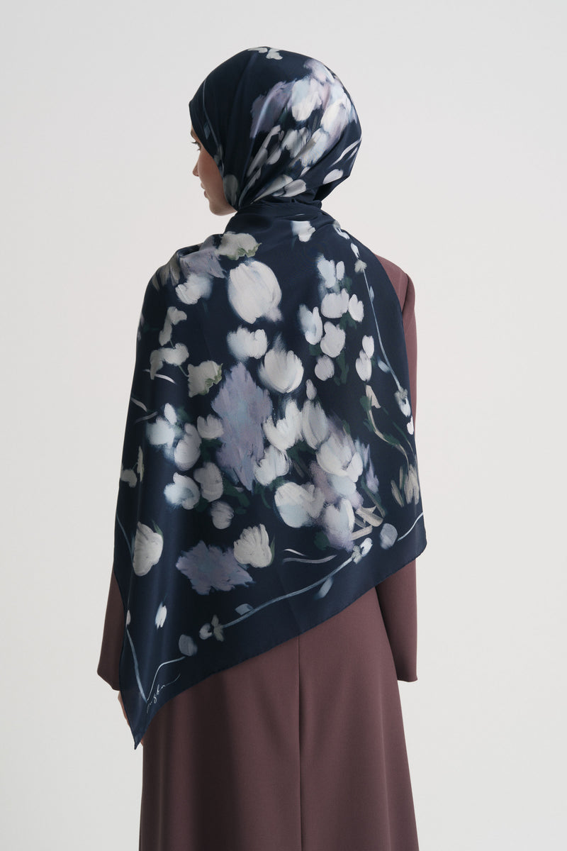 Demet Silk-Blend Crepe Shawl - Navy Blue