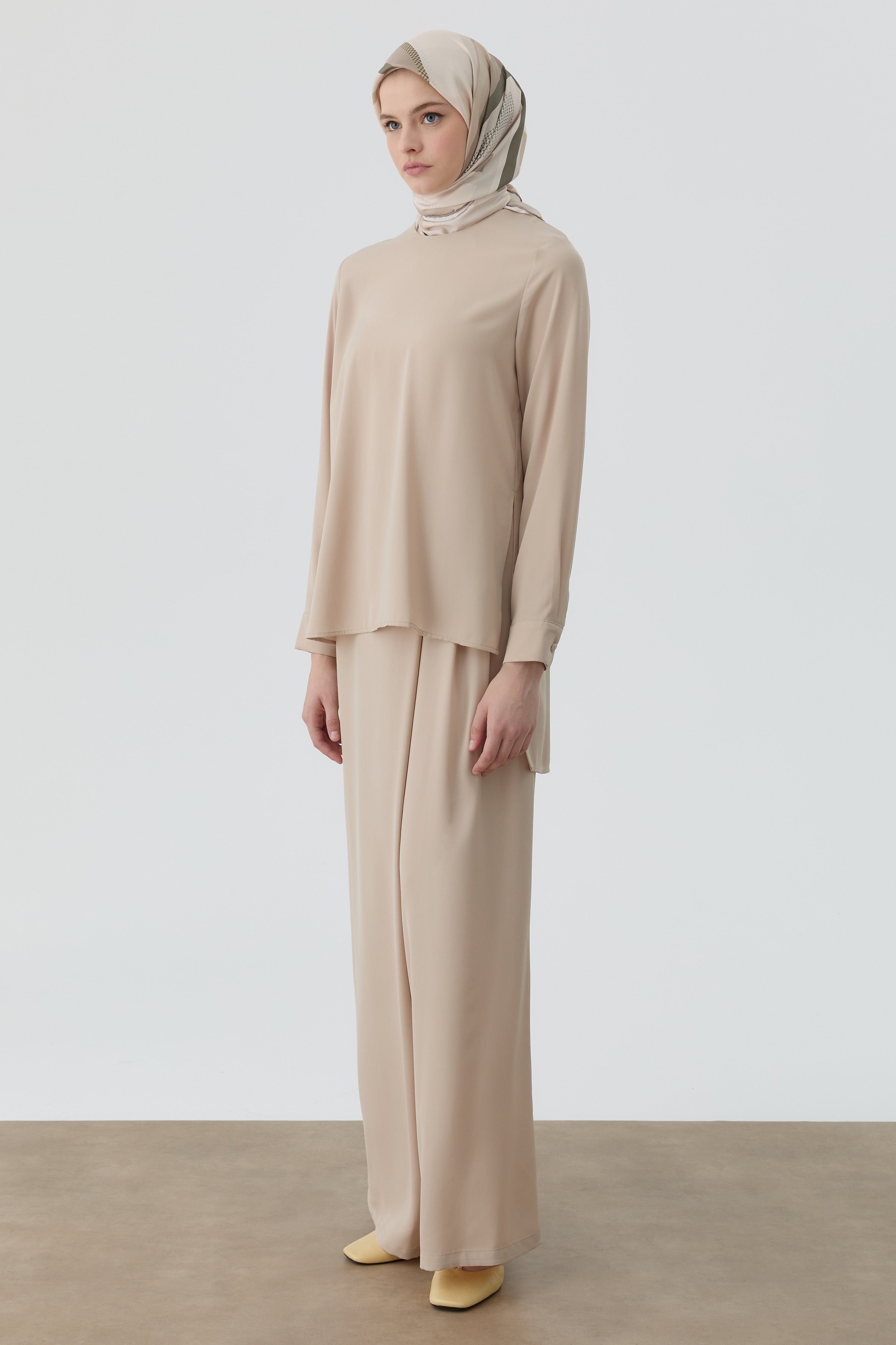 Wrap Pleated Trousers - Beige – TUĞBA