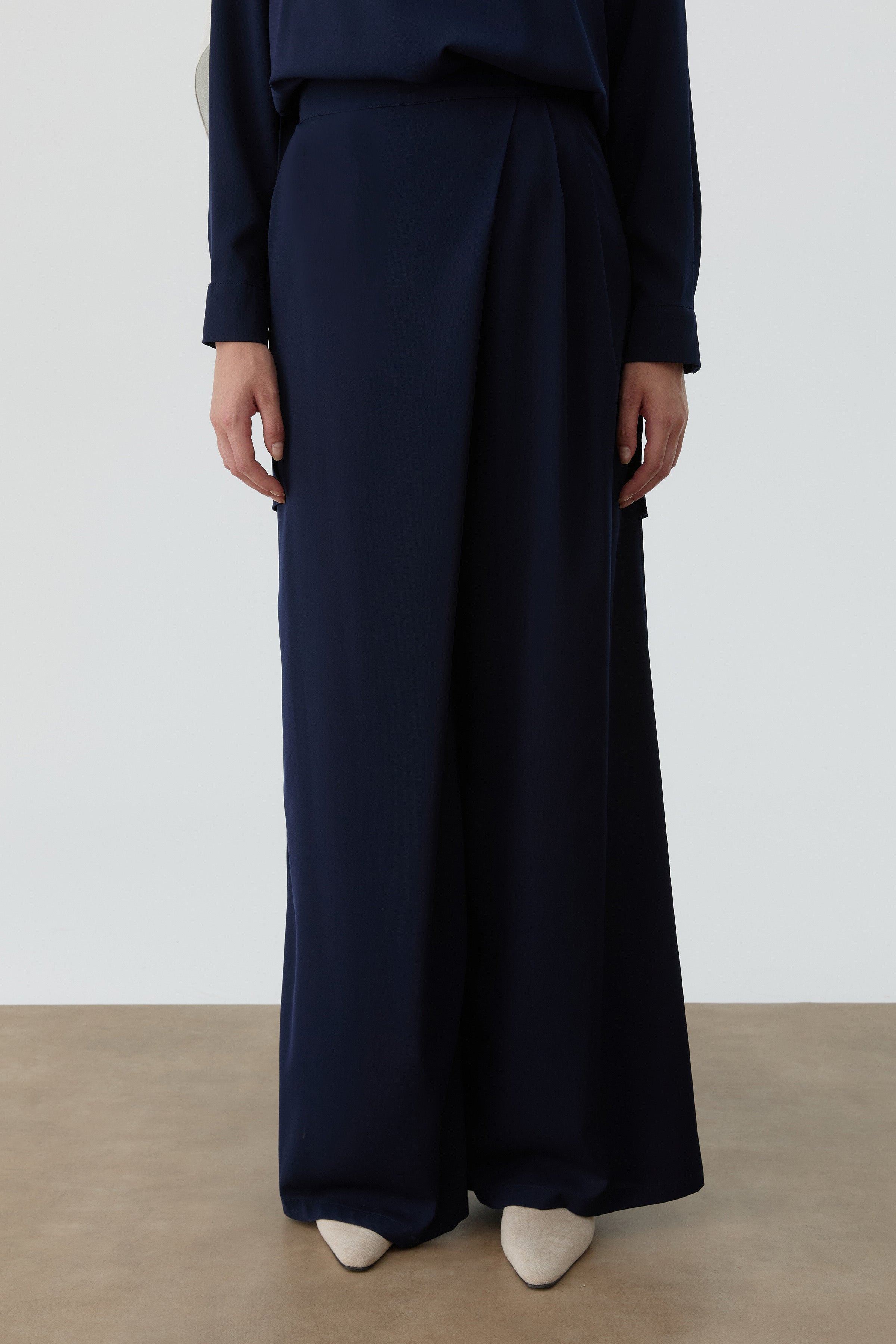 Wrap Pleated Trousers - Navy Blue – TUĞBA