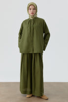 Bel Lastikli Plikaşe Detaylı Pantolon - Haki TUGBA