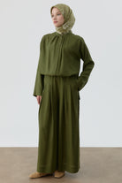 Bel Lastikli Plikaşe Detaylı Pantolon - Haki TUGBA