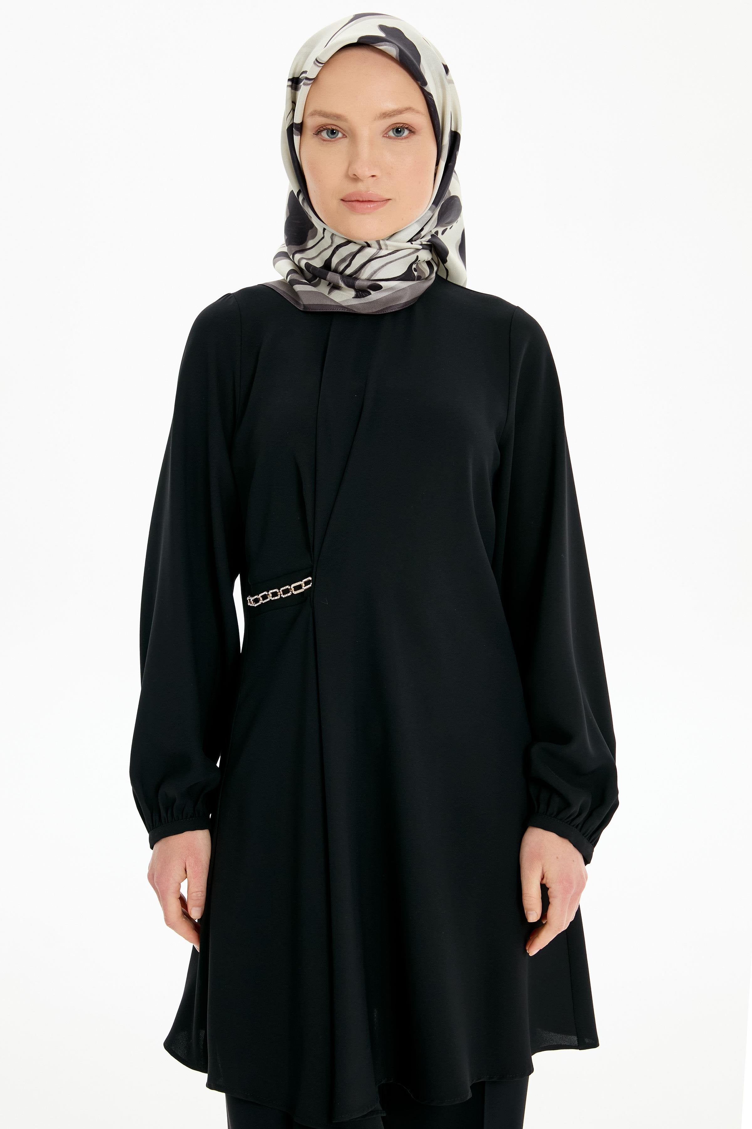 Bel Zincir Aksesuarlı Asimetrik Kesim Tunik - Siyah TUGBA