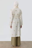 Belden Büzgü Bağlamalı Çiçek Desenli Tunik - Bej TUGBA