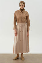 Beli Lastikli Düğmeli Etek - Bej TUGBA