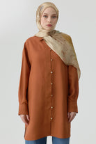 Brit Düğmeli Yırtmaçlı Tunik - Tarçın TUGBA