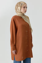 Brit Düğmeli Yırtmaçlı Tunik - Tarçın TUGBA