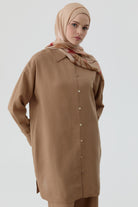 Brit Düğmeli Yırtmaçlı Tunik - Vizon TUGBA