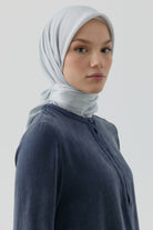 Buket Jakar Naturel Eşarp - Gümüş TUGBA