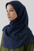 Nevgül Jakar Naturel Eşarp - Lacivert TUGBA