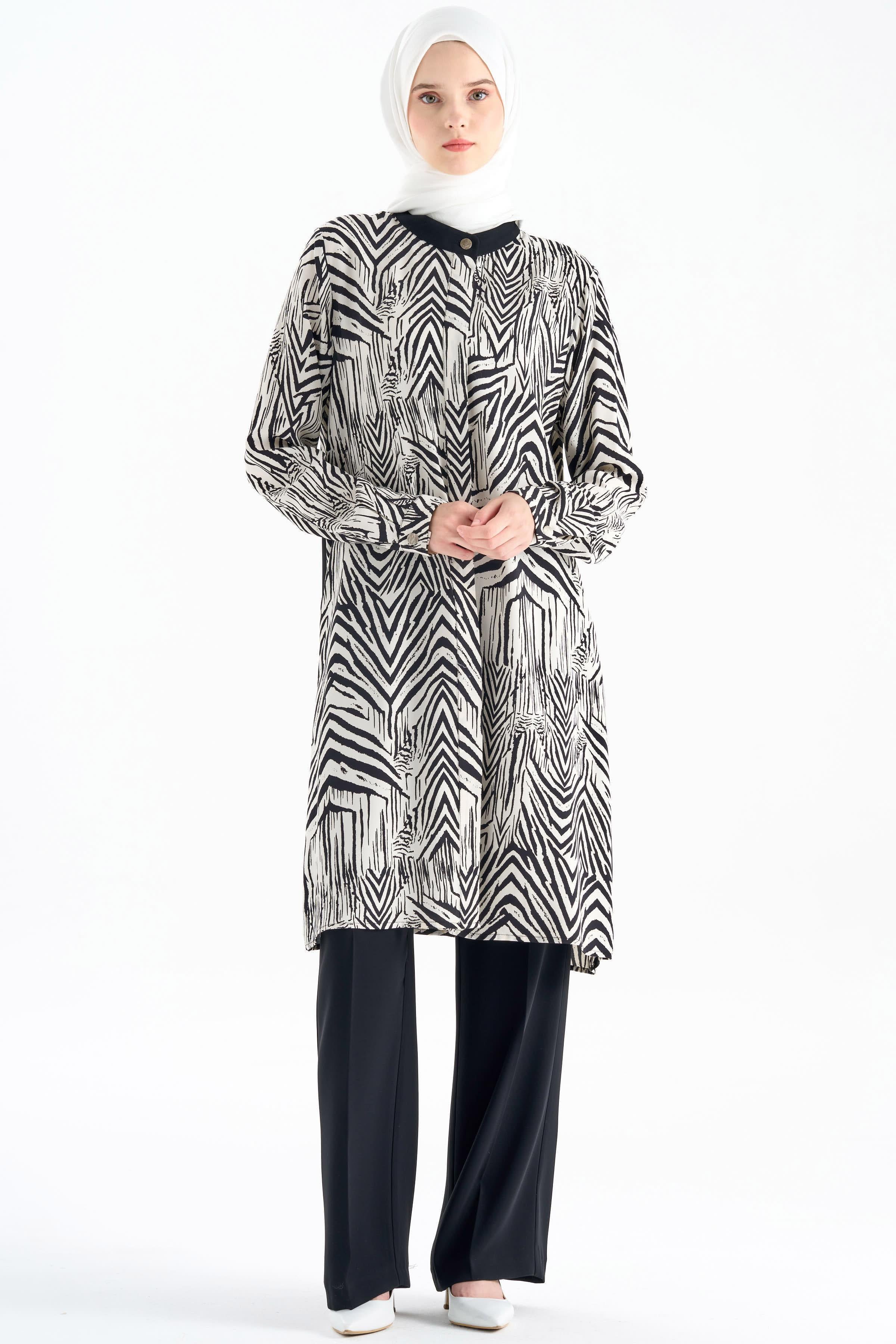 Büyük Beden Garnili Desenli Tunik - Siyah TUGBA