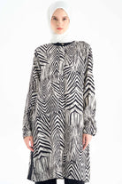 Büyük Beden Garnili Desenli Tunik - Siyah TUGBA