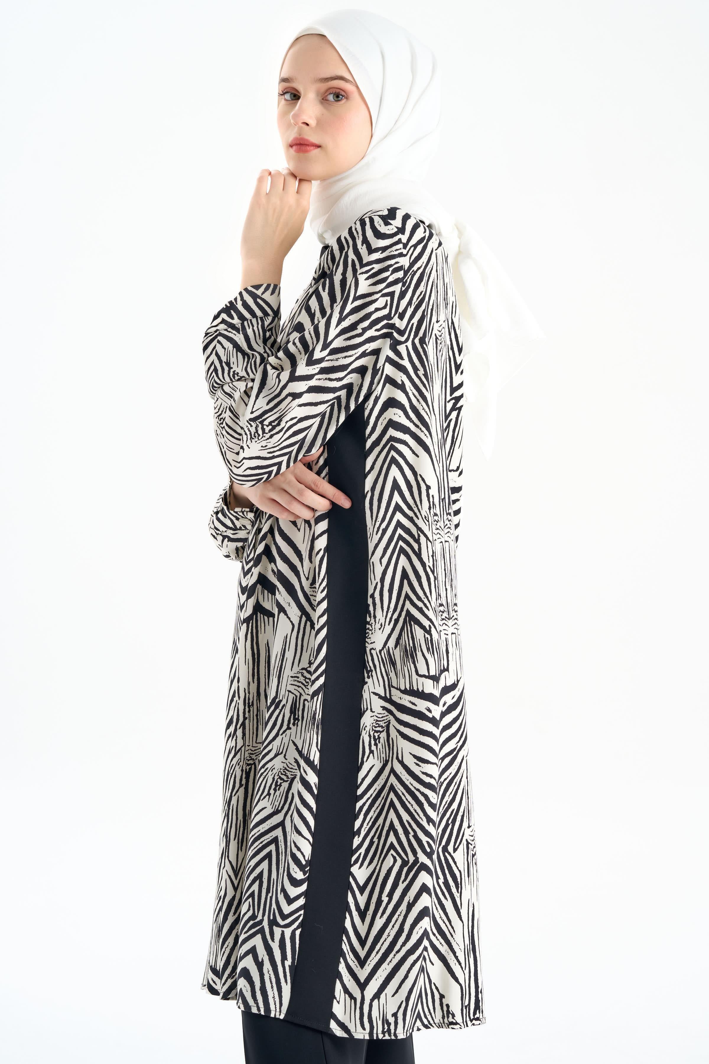 Büyük Beden Garnili Desenli Tunik - Siyah TUGBA