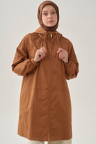 Büzgülü Fermuar Kapamalı Yağmurluk - Kahve TUGBA