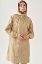 Büzgülü Fermuar Kapamalı Yağmurluk - Taş TUGBA