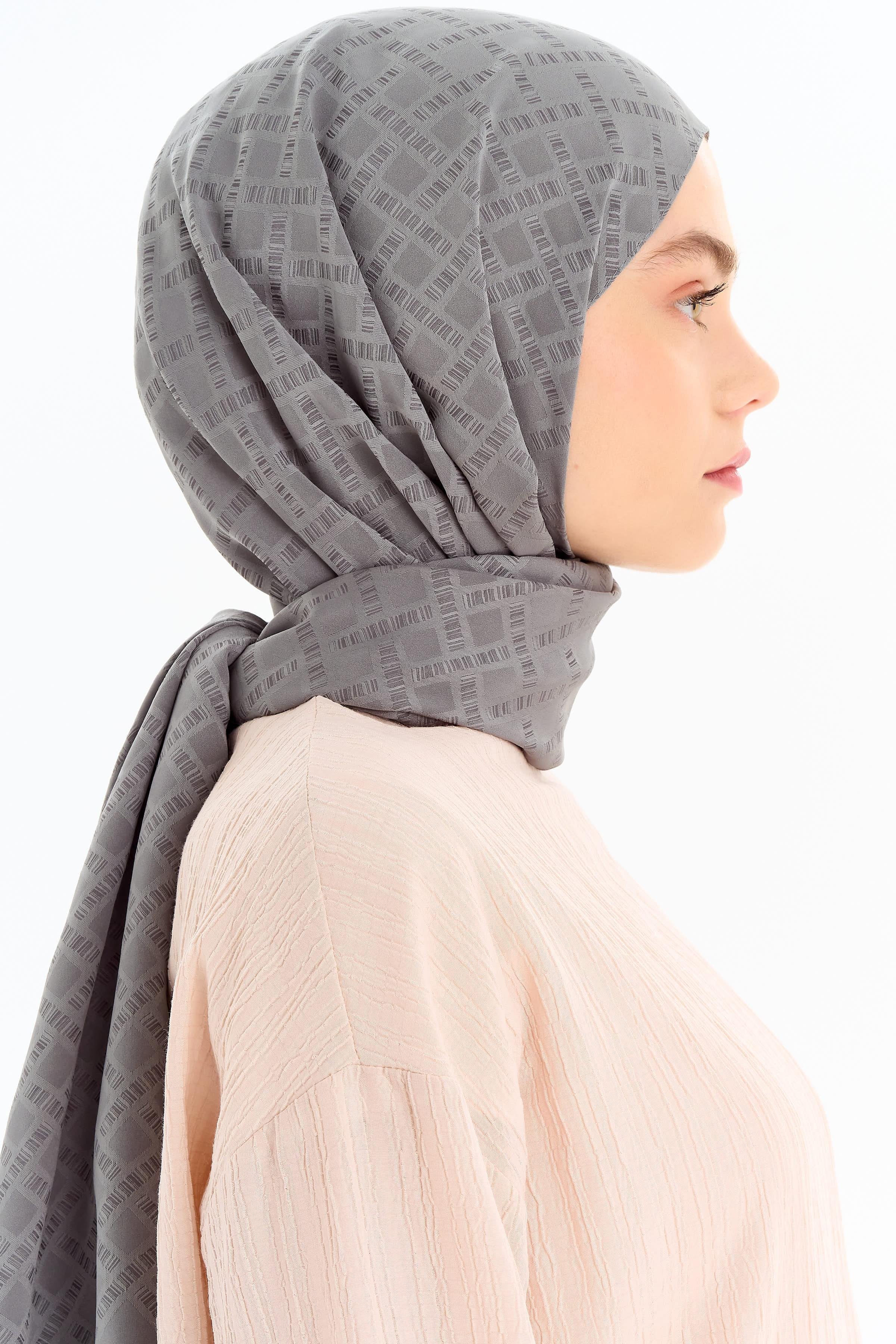 Kare Desen Capri Şal - Koyu Gri TUGBA