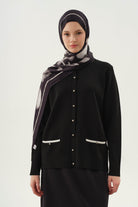 Cepleri Çizgi Detaylı Hırka - Siyah TUGBA