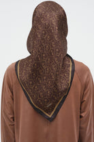 Çerçeveli Sura İpek Eşarp - Acı Kahve TUGBA