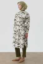 Çiçek Desenli Kemerli Tunik - Bej TUGBA