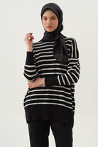 Çizgili Triko Kazak - Siyah TUGBA