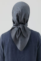 Dalgalı Nida Naturel Eşarp - Füme TUGBA