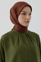 Dalgalı Nida Naturel Eşarp - Kahve TUGBA