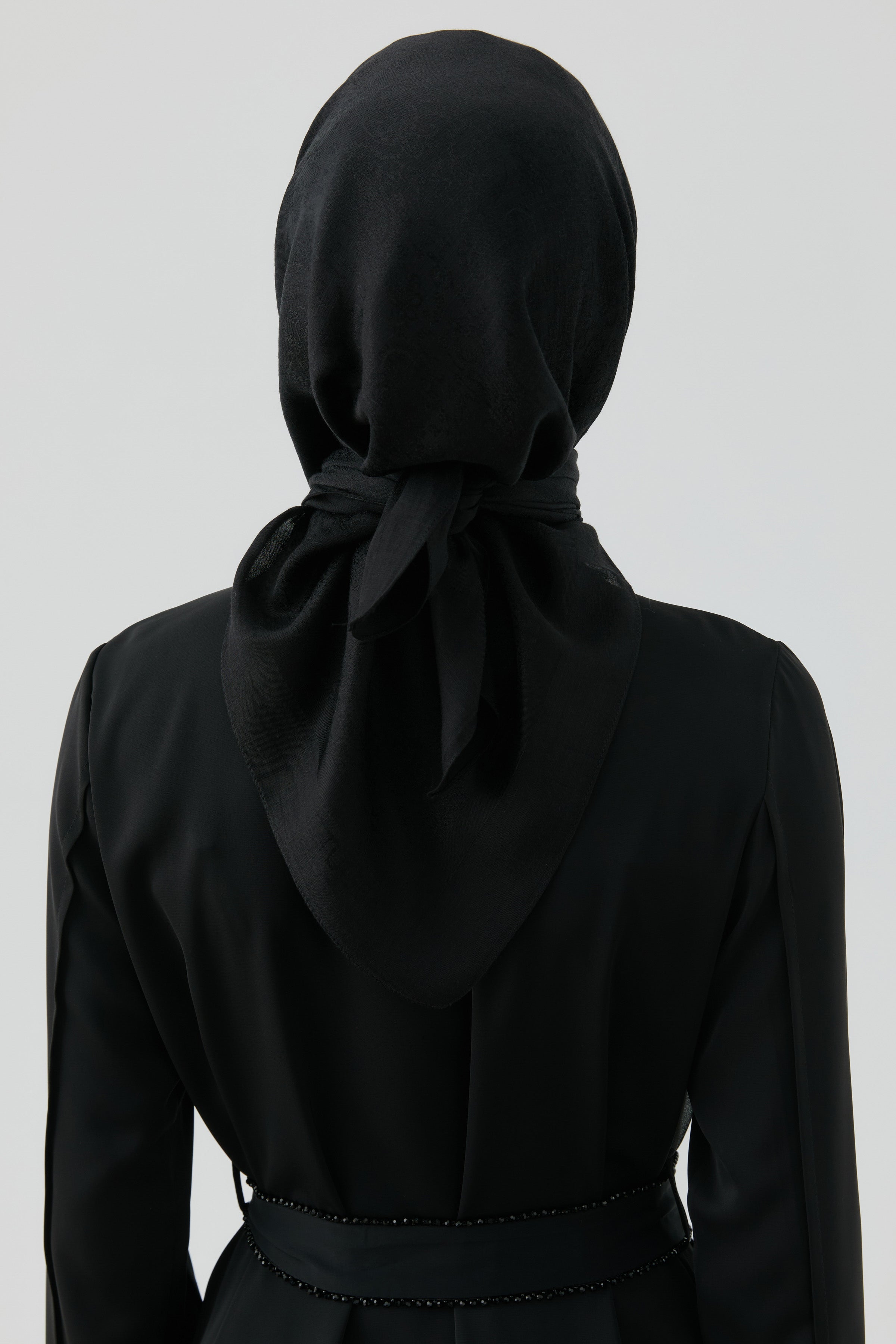 Etnik Şal Desenli Naturel Eşarp - Siyah TUGBA