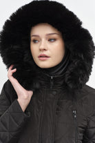 Fermuar Cep Detaylı Kapüşonlu Kapitone Manto - Siyah TUGBA