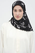Fiyonk Desenli Twill İpek Eşarp - Siyah TUGBA