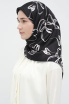 Fiyonk Desenli Twill İpek Eşarp - Siyah TUGBA