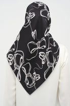 Fiyonk Desenli Twill İpek Eşarp - Siyah TUGBA