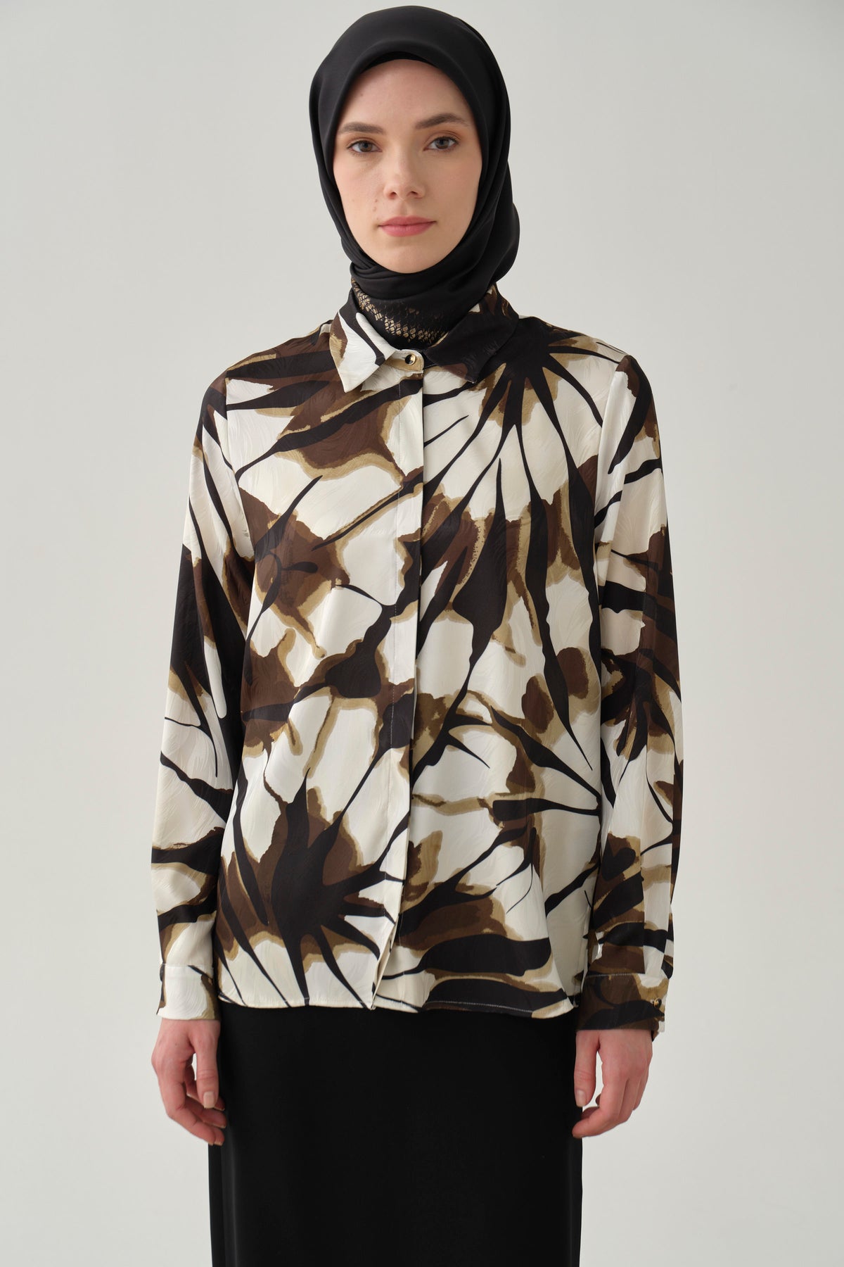 Floral Desen Jakar Gömlek - Siyah TUGBA