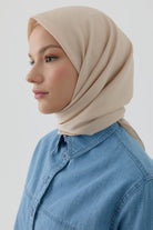 Floral Desen Kenar Detaylı Stil Eşarp - Bej TUGBA